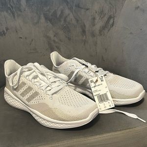 Size 9.5 Women’s Running shoes Adidas Fludiflow 2.0, color white and gold
